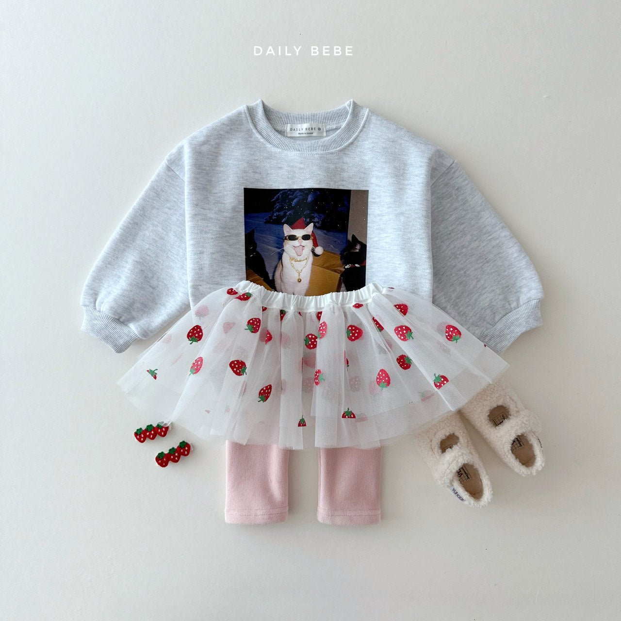 (Pre-order) Daily Bebe Winter - Kids' Santa Kitty Graphic Sweatshirt 산타냥이 맨투맨