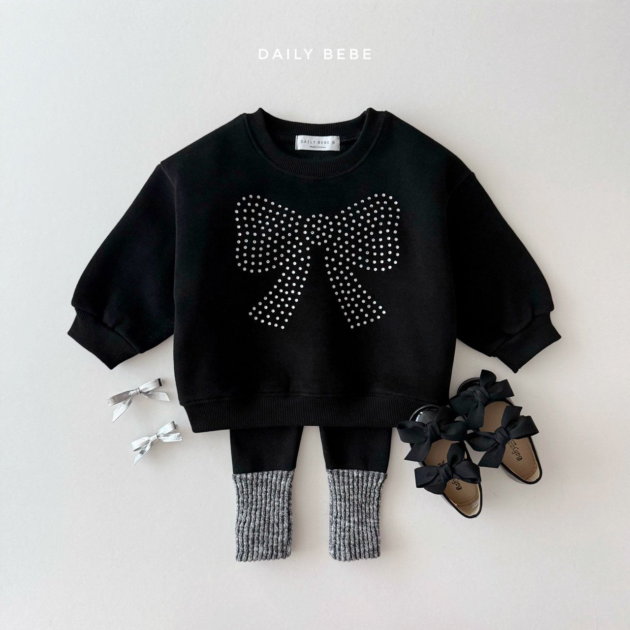 (Pre-order) Daily Bebe - Kids’ Ribbon Cubic Sweatshirt 리본 큐빅 맨투맨 (2 Colors)