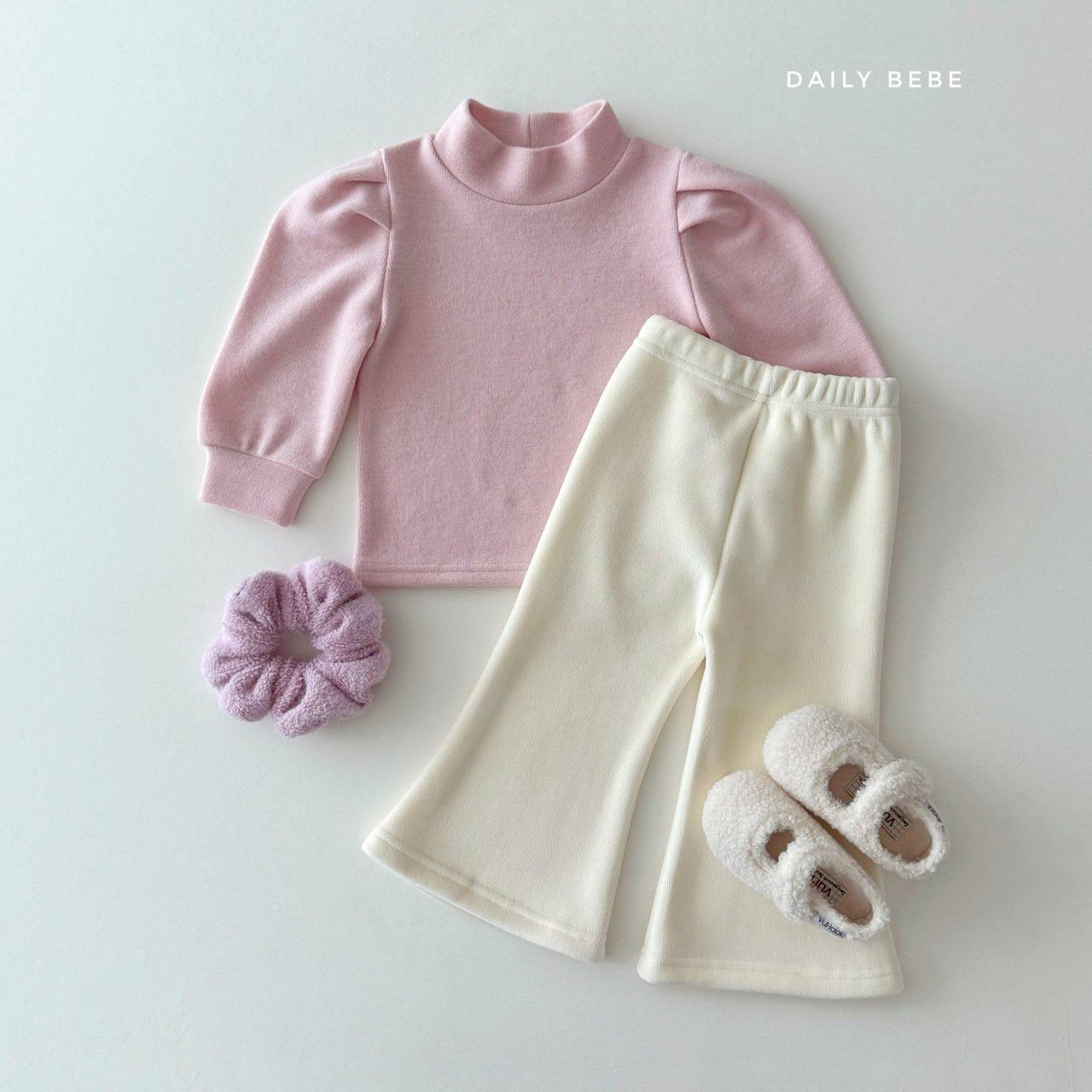 (Pre-order) Daily Bebe Winter - Kids' Peach Puff Mock-Neck Top 피치 퍼프티 (2 Colors)