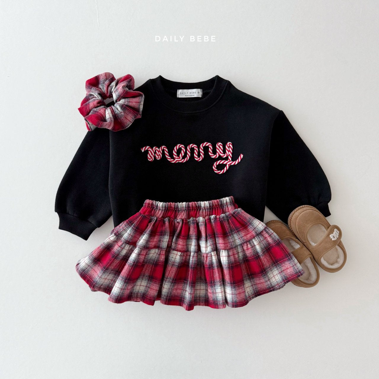 (Pre-order) Daily Bebe Winter - Kids' Embroidered Merry Candy Cane Sweatshirt 자수메리맨투맨 (2 Colors)