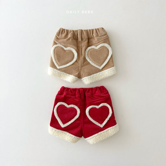 (Pre-order) Daily Bebe Winter - Kids' Fuzzy Heart Shorts 뽀글 하트 반바지 (2 Colors)