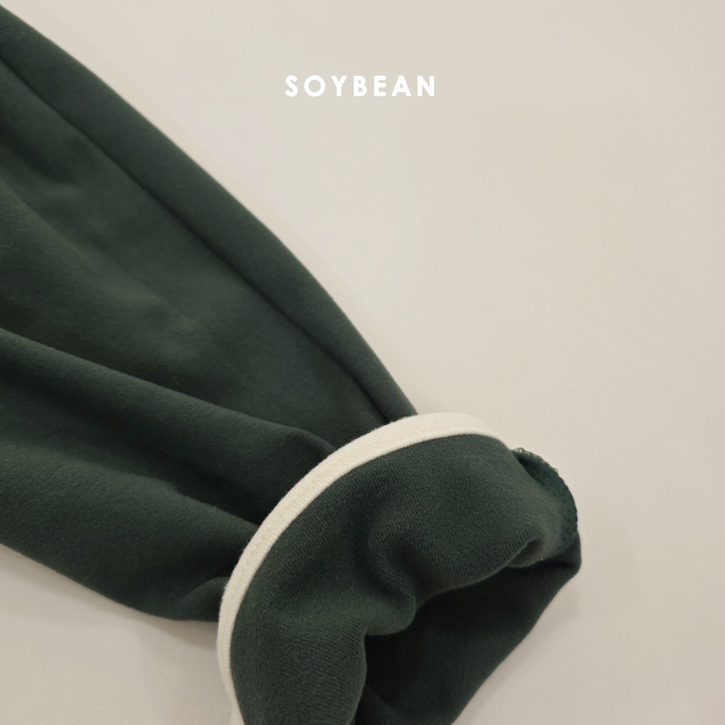 (Pre-order) Soybean Kids Winter - Merry Mongle Loose Pajama Set 메리몽글루즈실내복 (2 Colors)