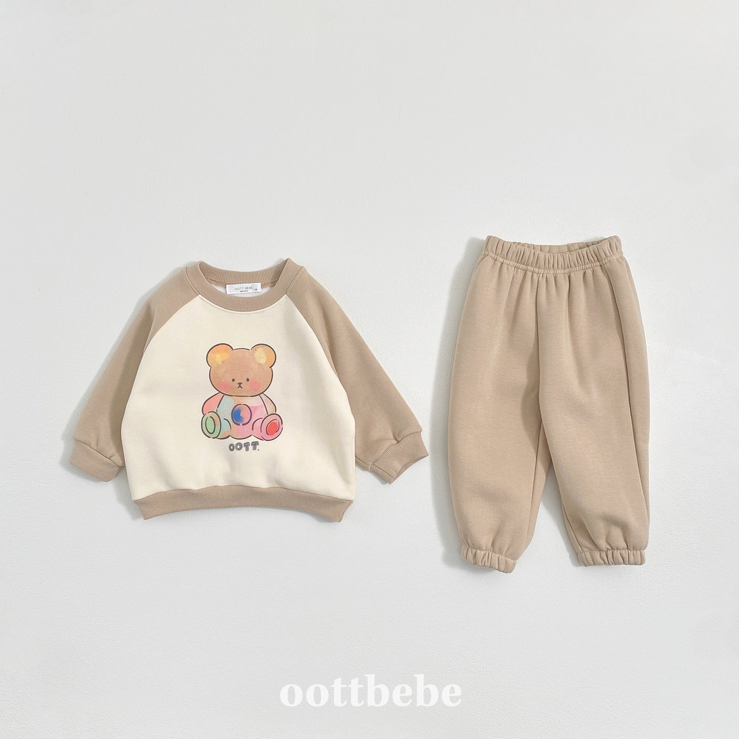 (Pre-order) OOTTBEBE Winter - Watercolor Bear Top & Bottom Set 페인팅오띠상하복 (2 Colors)