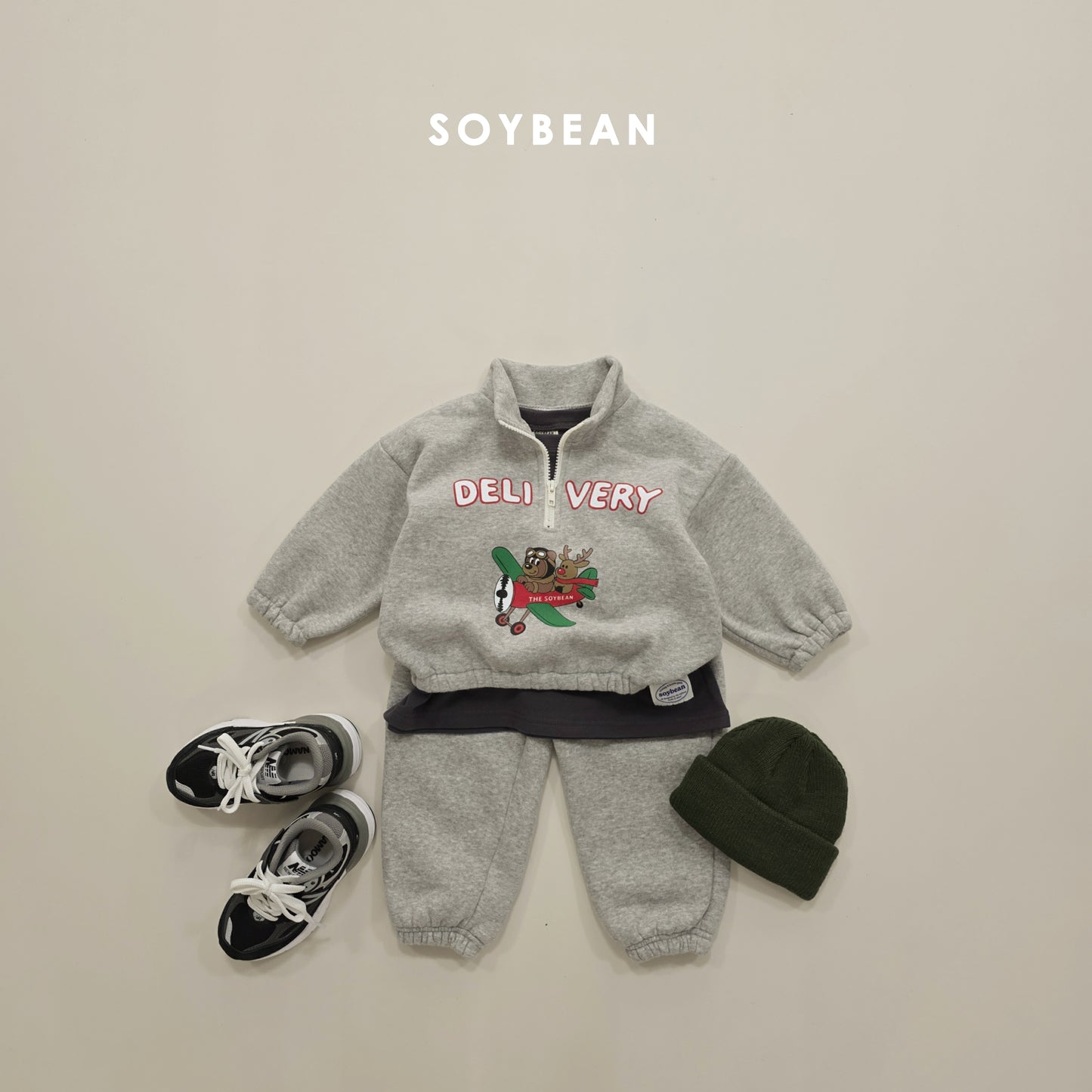 (Pre-order) Soybean Kids Winter - Flying Delivery Top & Bottom Set 플라잉딜리버리상하 (2 Colors)