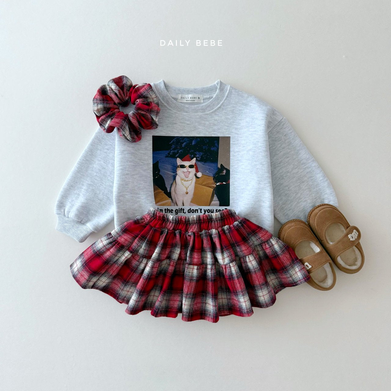 (Pre-order) Daily Bebe Winter - Kids' Santa Kitty Graphic Sweatshirt 산타냥이 맨투맨