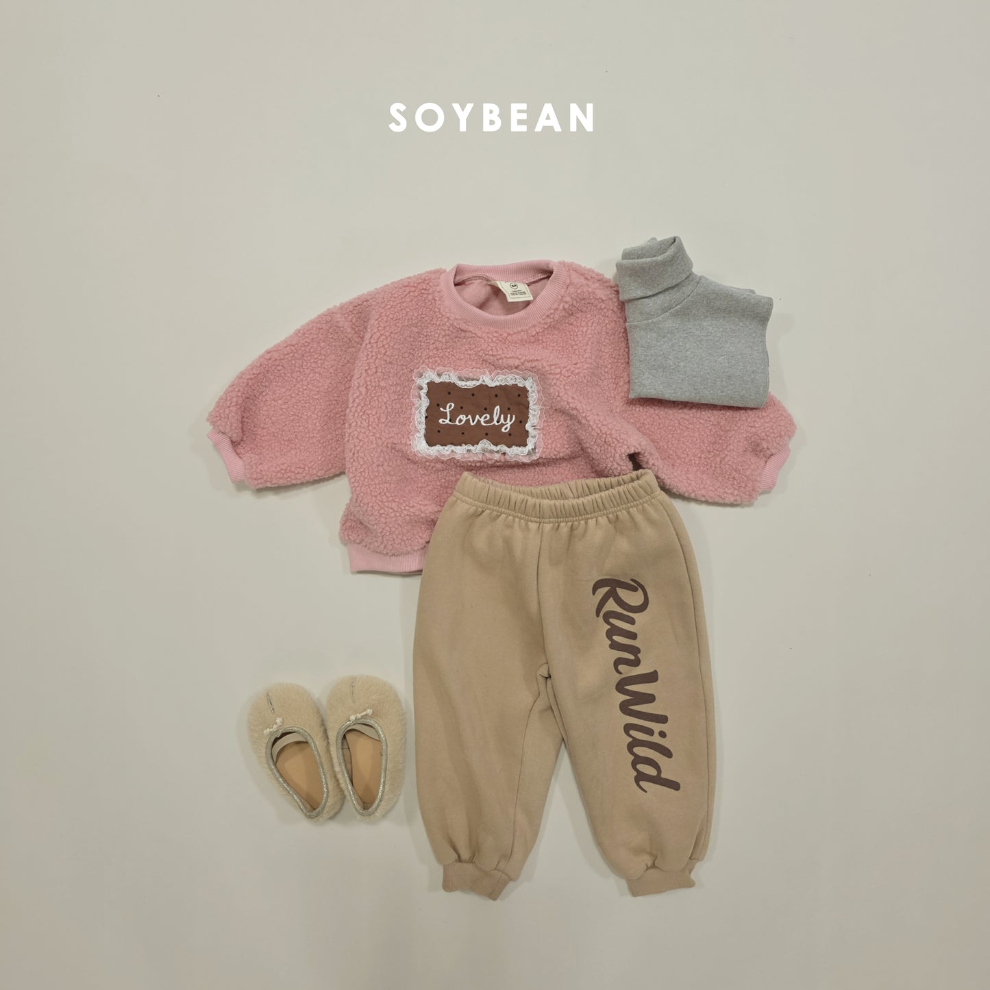 (Pre-order) Soybean Kids Winter - Lovely Bouclé Embroidered Sweatshirt 러블리뽀글맨투맨 (2 Colors)