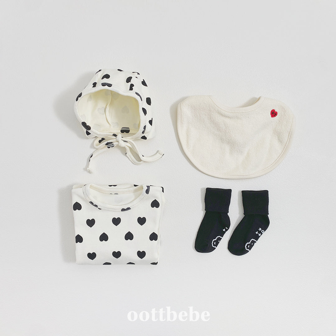 (Pre-order) OOTTBEBE Winter - Heart Full Suit + Bonnet Set 하트전신슈트+보넷set (2 Colors)