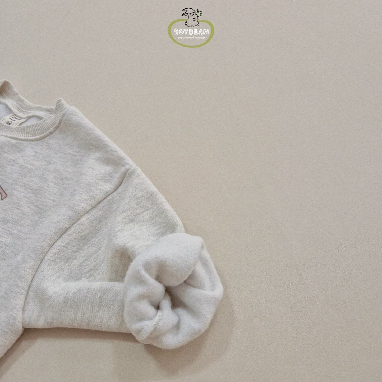 (Pre-order) Soybean Kids - Little Bear Fleece-Lined Sweatshirt 양기모리틀베어맨투맨 (2 Colors)