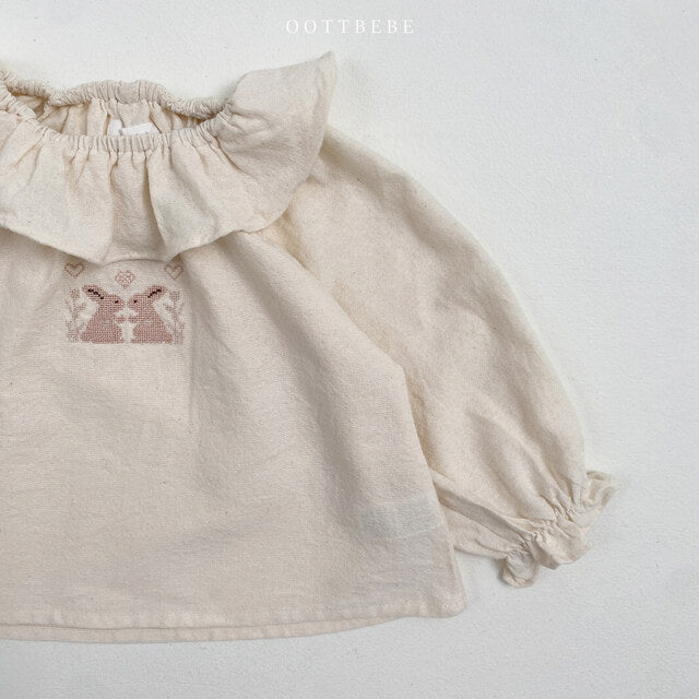 (Pre-order) OOTTBEBE - Madeleine Frill Blouse 마들렌프릴블라우스 (2 Colors)