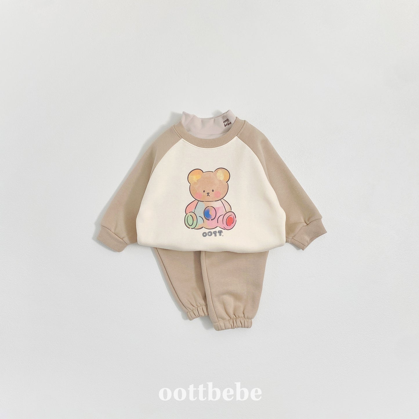 (Pre-order) OOTTBEBE Winter - Watercolor Bear Top & Bottom Set 페인팅오띠상하복 (2 Colors)