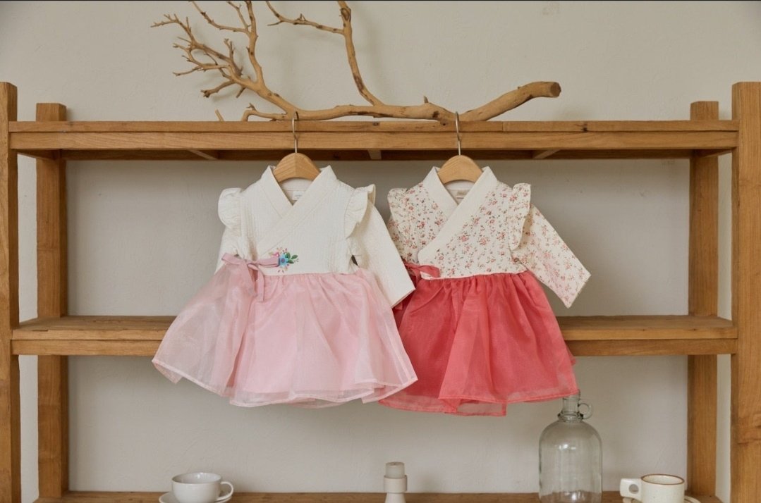 (Pre-order) bbb - Assi Hanbok 아씨한복 (Red)