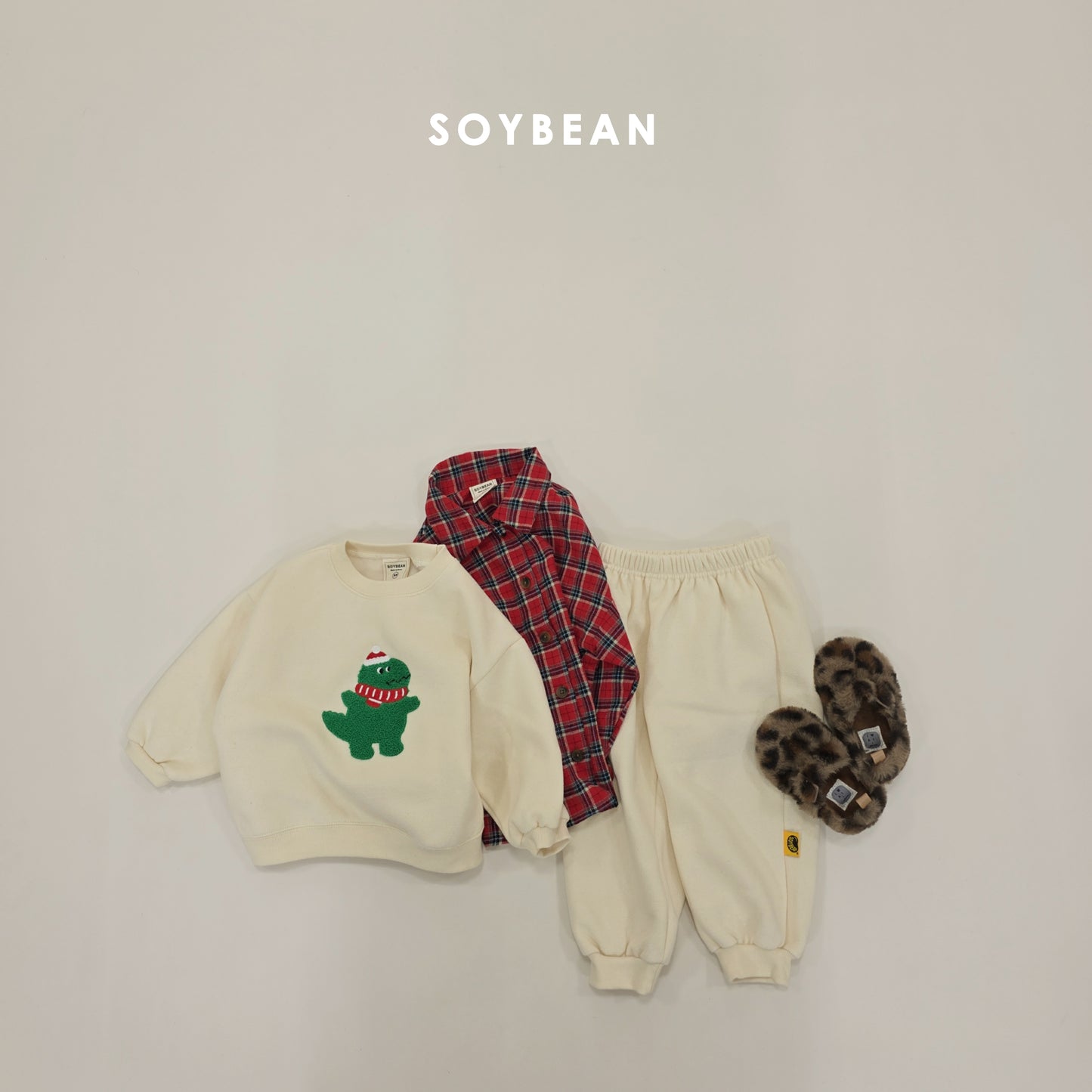 (Pre-order) Soybean Kids Winter - Dinosaur Bouclé Embroidery Fleece-Lined Top & Bottom Set 공룡부클자수상하복 (3 Colors)