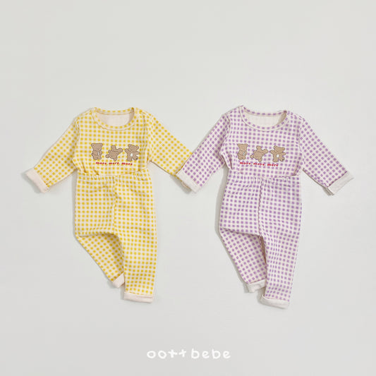 (Pre-order) OOTTBEBE Winter - Checked Bear Pajama Set 체크베어실내복 (2 Colors)