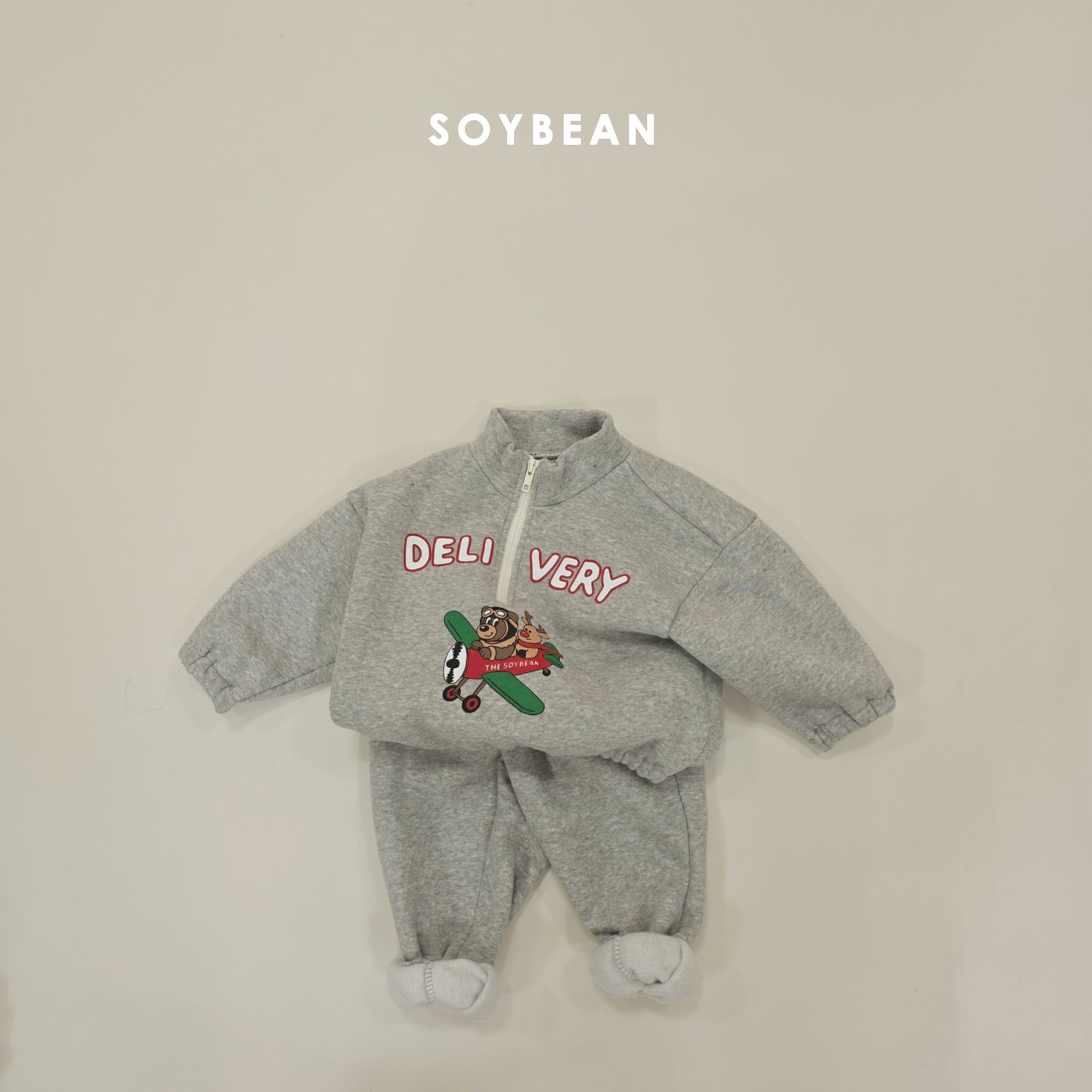 (Pre-order) Soybean Kids Winter - Flying Delivery Top & Bottom Set 플라잉딜리버리상하 (2 Colors)