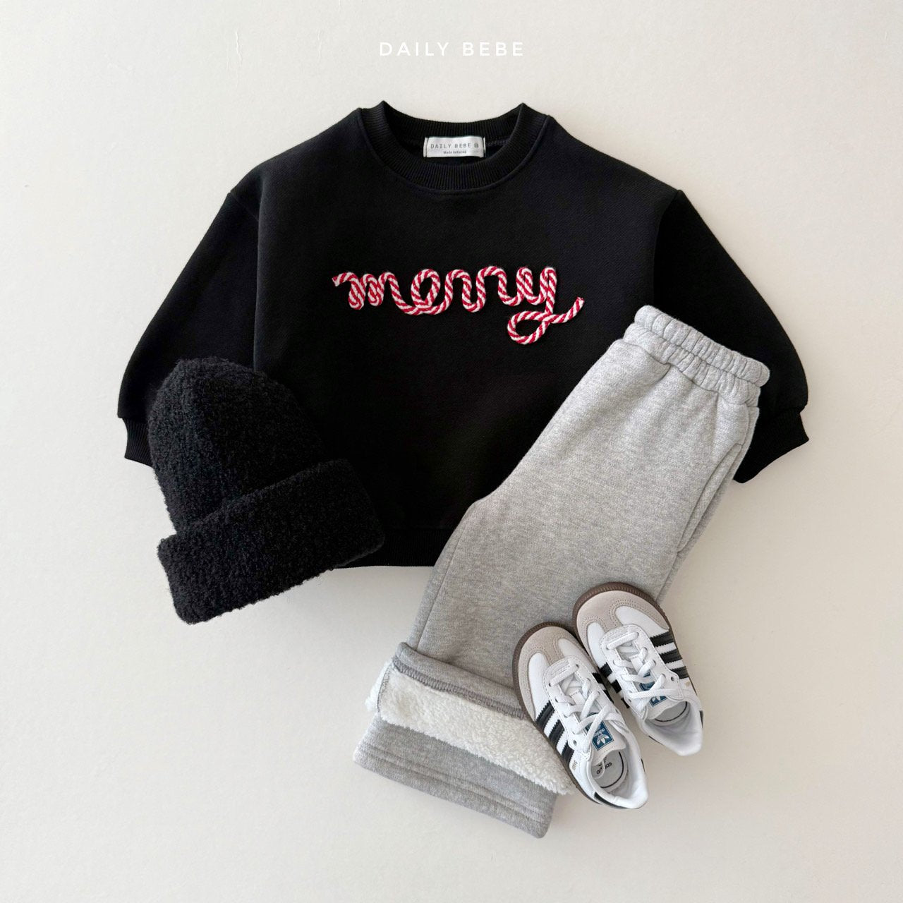 (Pre-order) Daily Bebe Winter - Kids' Embroidered Merry Candy Cane Sweatshirt 자수메리맨투맨 (2 Colors)