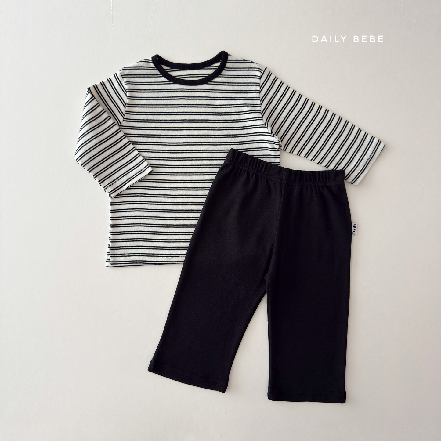 (Pre-order) Daily Bebe Fall - Kids' Striped Pajama Set 코지실내복 (3 Colors)
