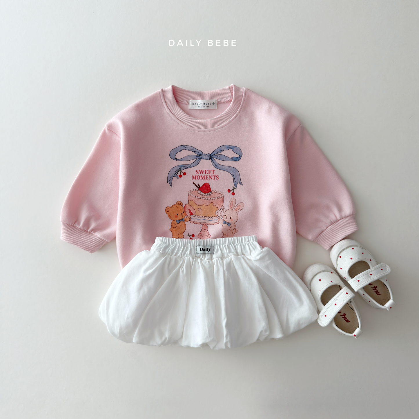 (Pre-order) Daily Bebe Fall - Kids' Sweet Cake Bear & Bunny Graphic Sweatshirt 케이크맨투맨 (2 Colors)