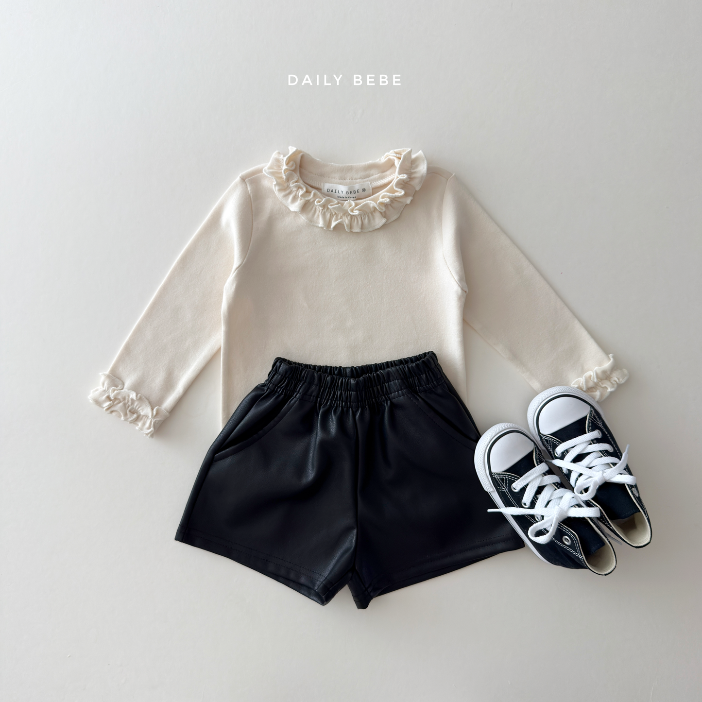 (Pre-order) Daily Bebe Fall - Kids' Ruffle Collar & Cuff Long-Sleeve Tee 샤르르T (2 Colors)